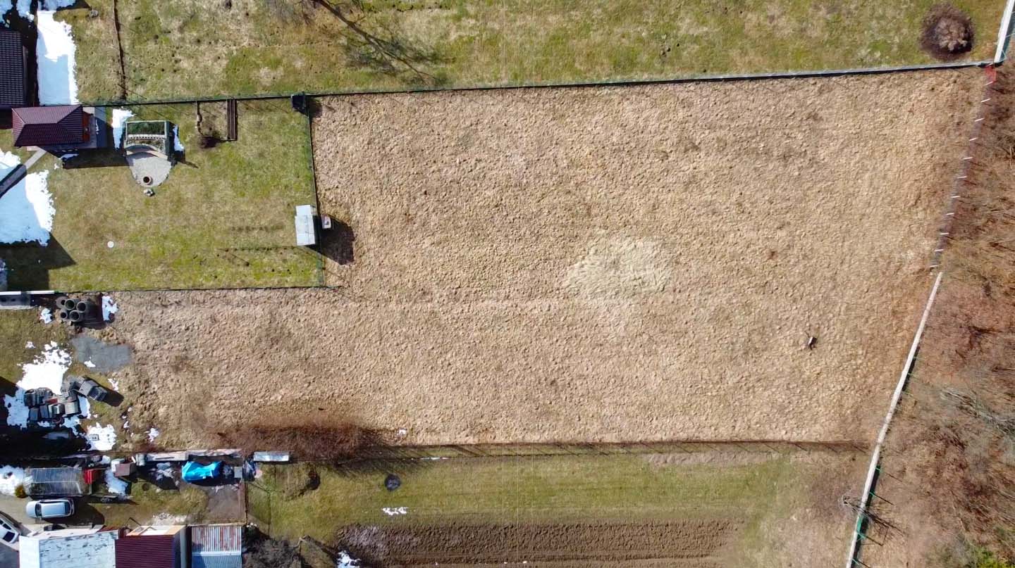 Stavebný pozemok o výmere takmer 1500m² Horný Vadičov
