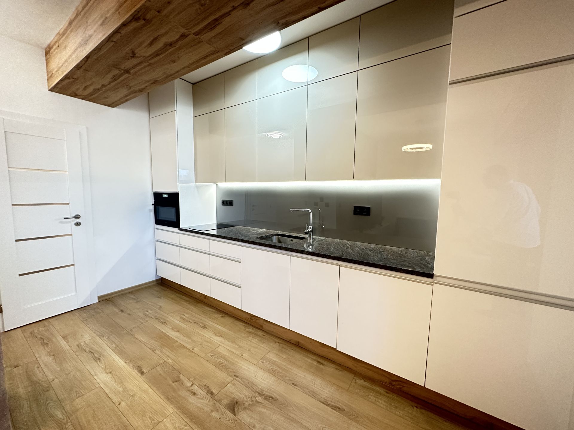 1kk_rudnay_residence_zilina_kuchyna_3_