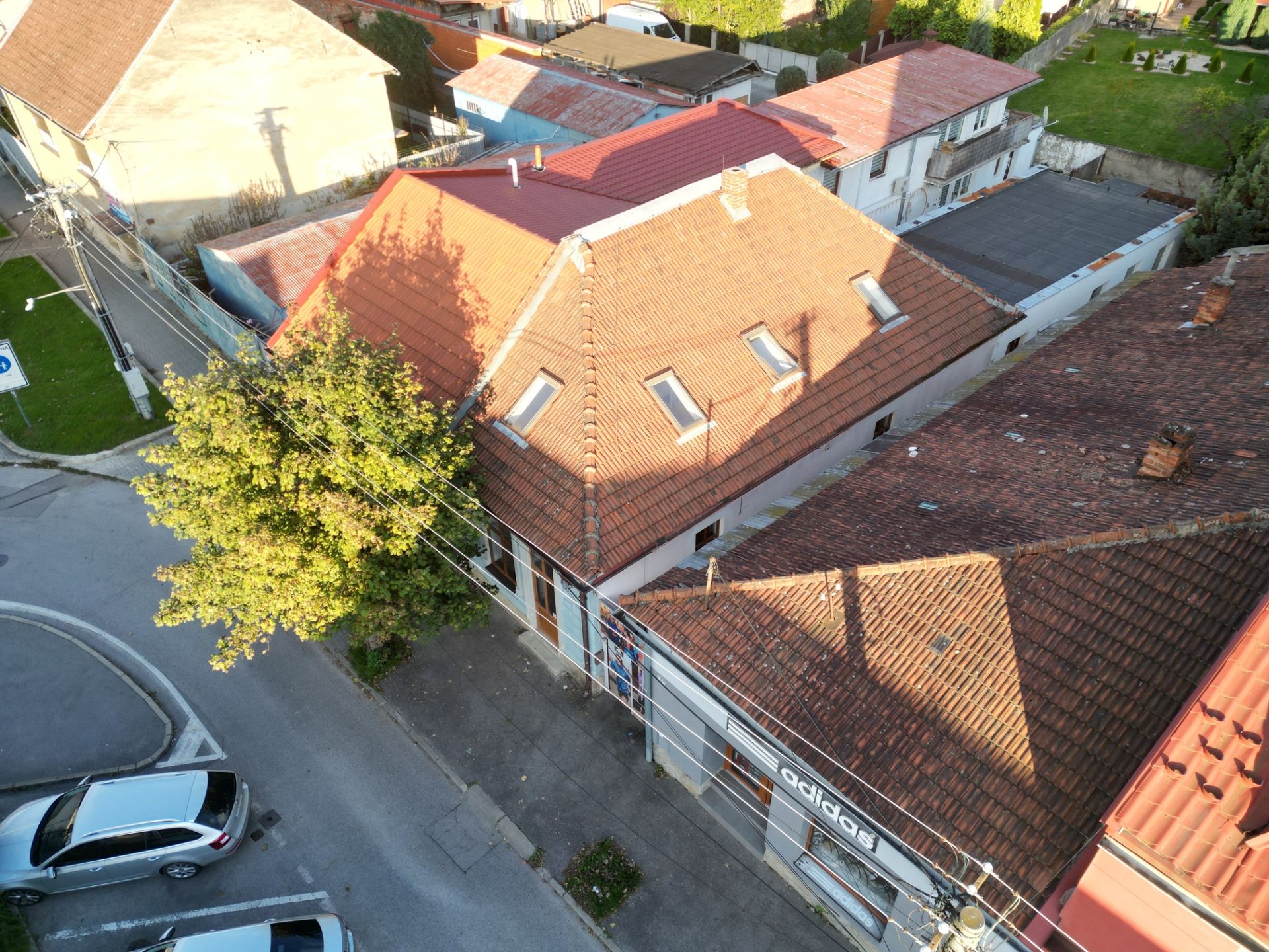 - Predané - Dom na podnikanie alebo bývanie v centre Kysuckého Nového Mesta