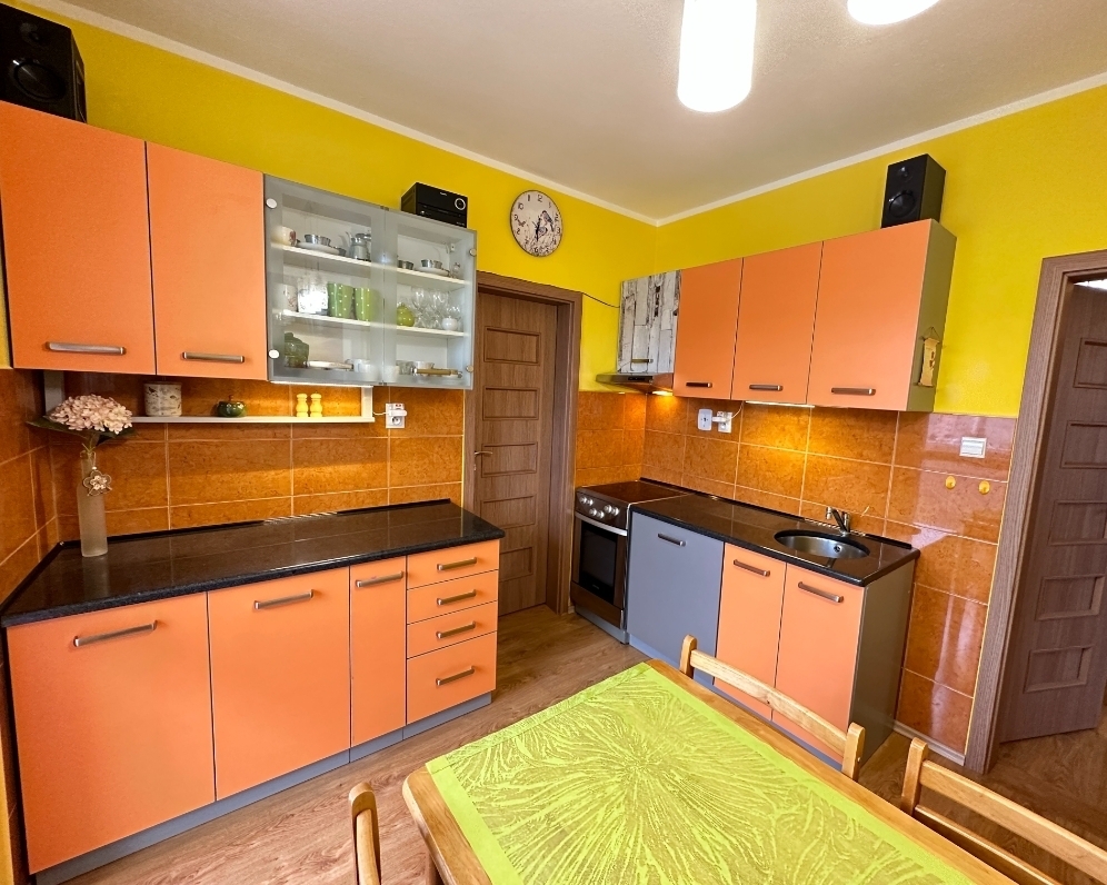 - Predané - 3 izbový byt Kysucké Nové Mesto vo výškovom BD
