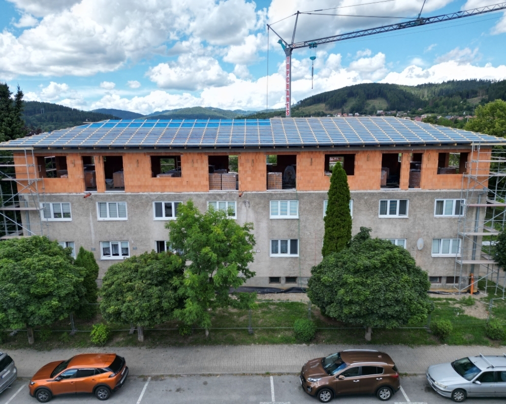 - Vypredaný - projekt Lipová 840 pred dokončením - Nadstavba 4 nových bytov v Kysuckom Novom Meste